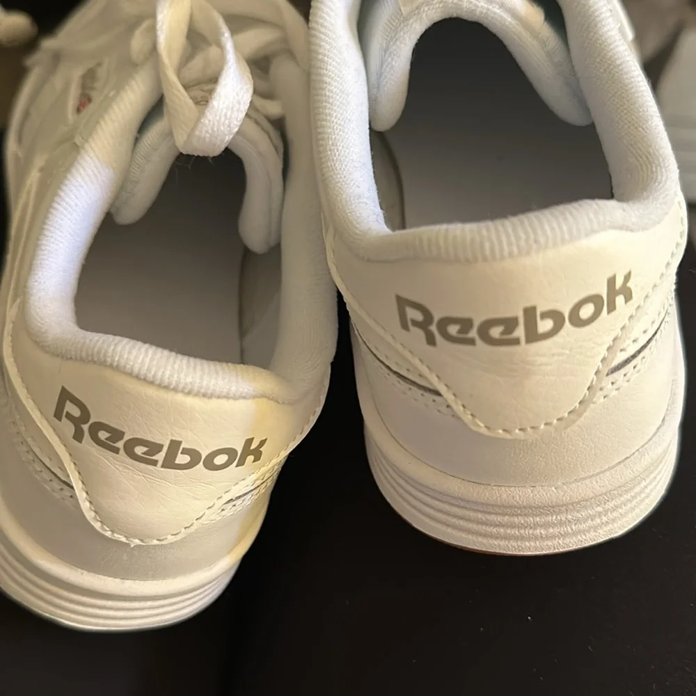 Reebok Club Memt Men's Sneakers, White, Size 5.5 (IF8119)